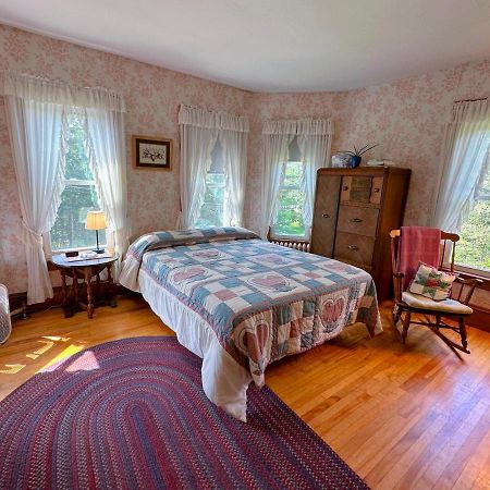 Private 2 Bedrooms And 1 Bathroom In Grand Victorian Home In The Heart Of The Whiite Mountains! Great Host 화이트필드 외부 사진
