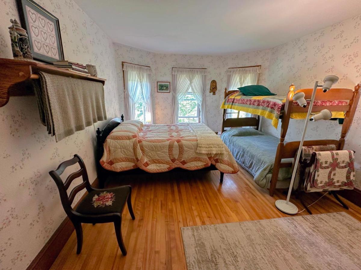 Private 2 Bedrooms And 1 Bathroom In Grand Victorian Home In The Heart Of The Whiite Mountains! Great Host 화이트필드 외부 사진