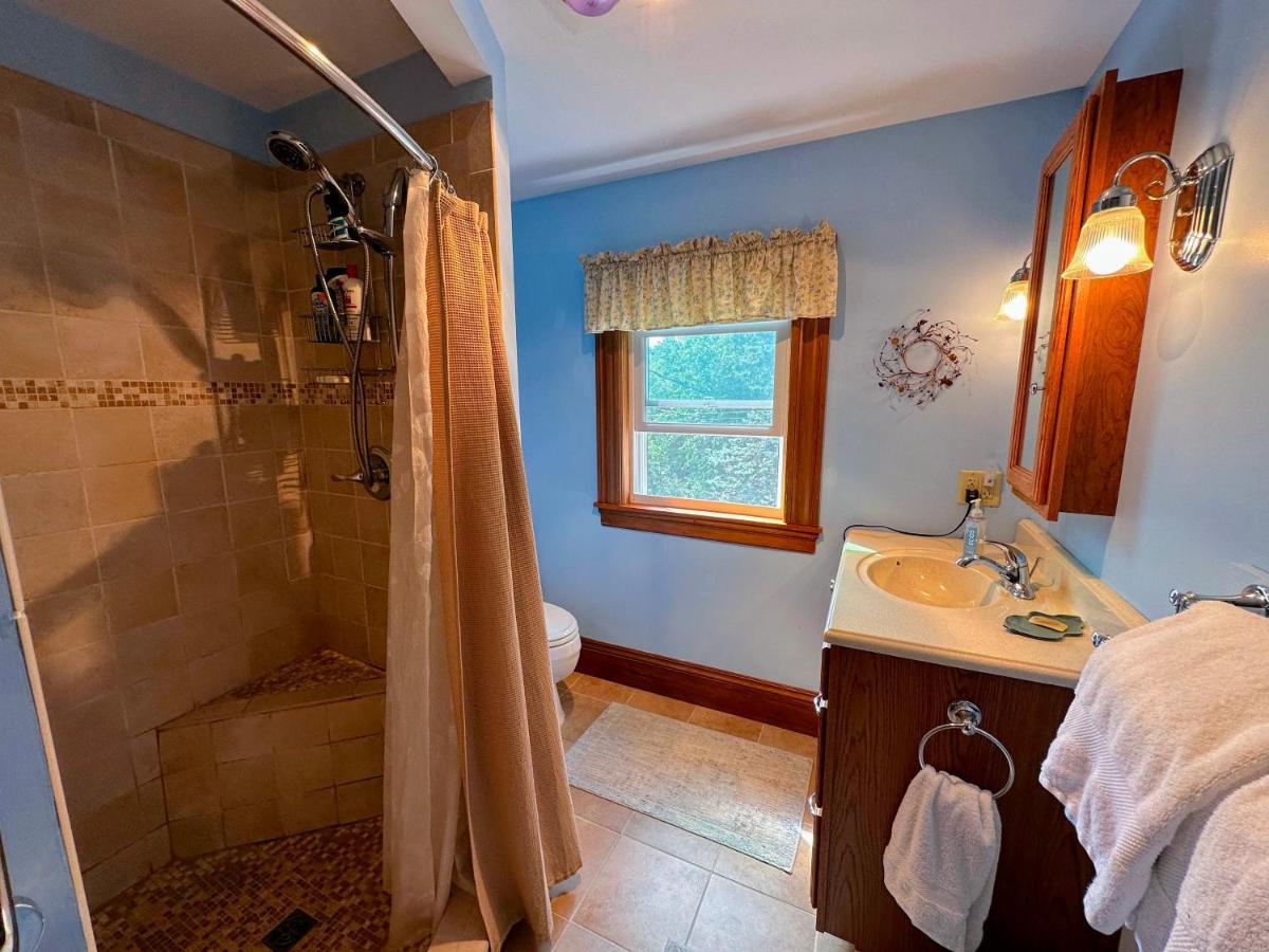 Private 2 Bedrooms And 1 Bathroom In Grand Victorian Home In The Heart Of The Whiite Mountains! Great Host 화이트필드 외부 사진